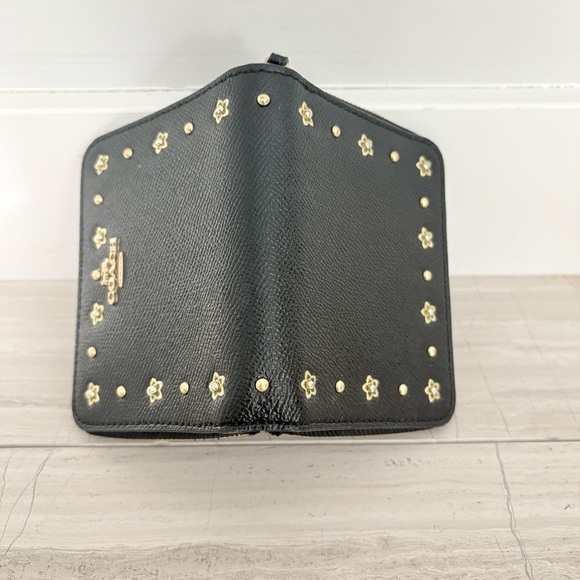 Coach Black Crossgrain Leather Tea Rose Rivet Small Zip Around Wallet • Pristine - Picture 4 of 5